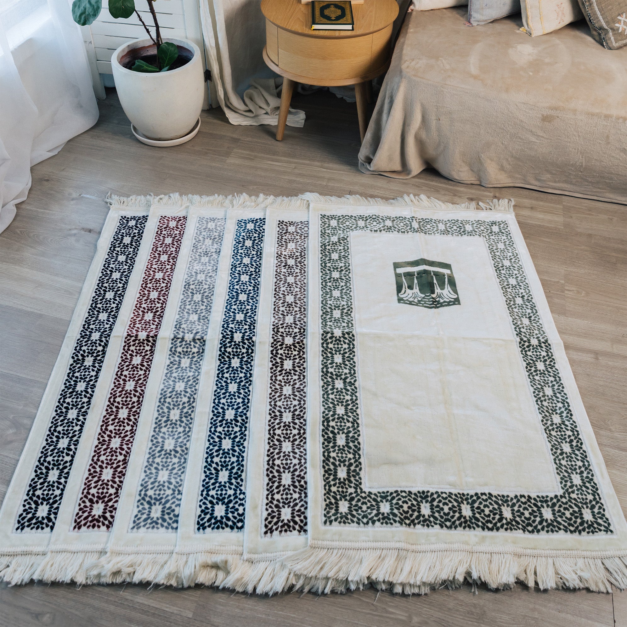 Kaaba Beautiful Pattern Prayer Mat (70x110cm)